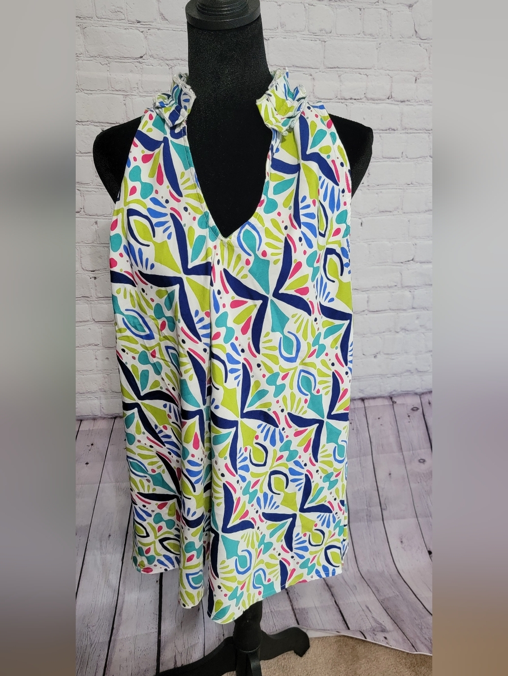 Buckhead Betties Sleeveless Halter Top in Multicolor Abstract Print XL